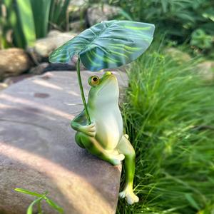 OwMell Frog Statue for Garden, Green Frog Figurine for Outdoor Decor Yard and Garden Decoration Resin Sculpture - Umbrella