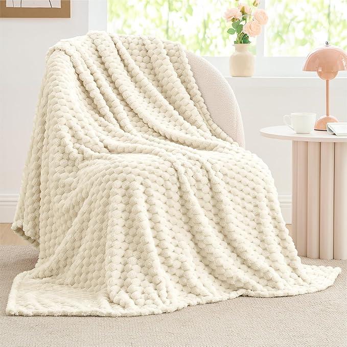 BEDELITE Fleece Blanket - 3D Jacquard Decorative Cream Throw Blankets for Couch & Bed, Soft and Cozy Warm Plush Fluffy Blanket All Seasons Suitable, 50x60Inches