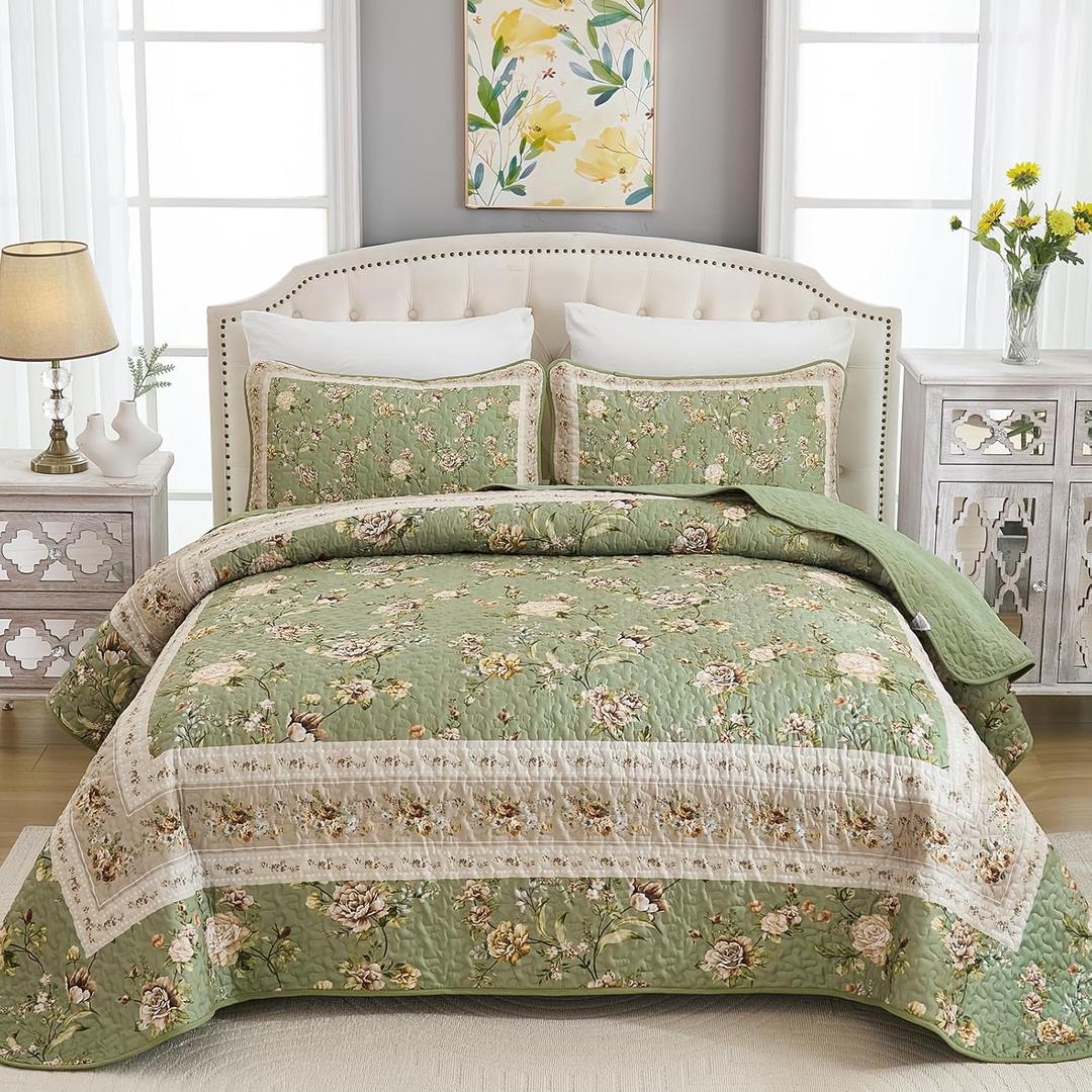 Xruibed Sage Green Quilt Set King Size, 3PCs Antique Rose Sage Green Quilt Coverlet Set, Lightweight Soft Microfiber Floral Bedspread with 2 Pillowcases for All Season (King Size 110"x90")