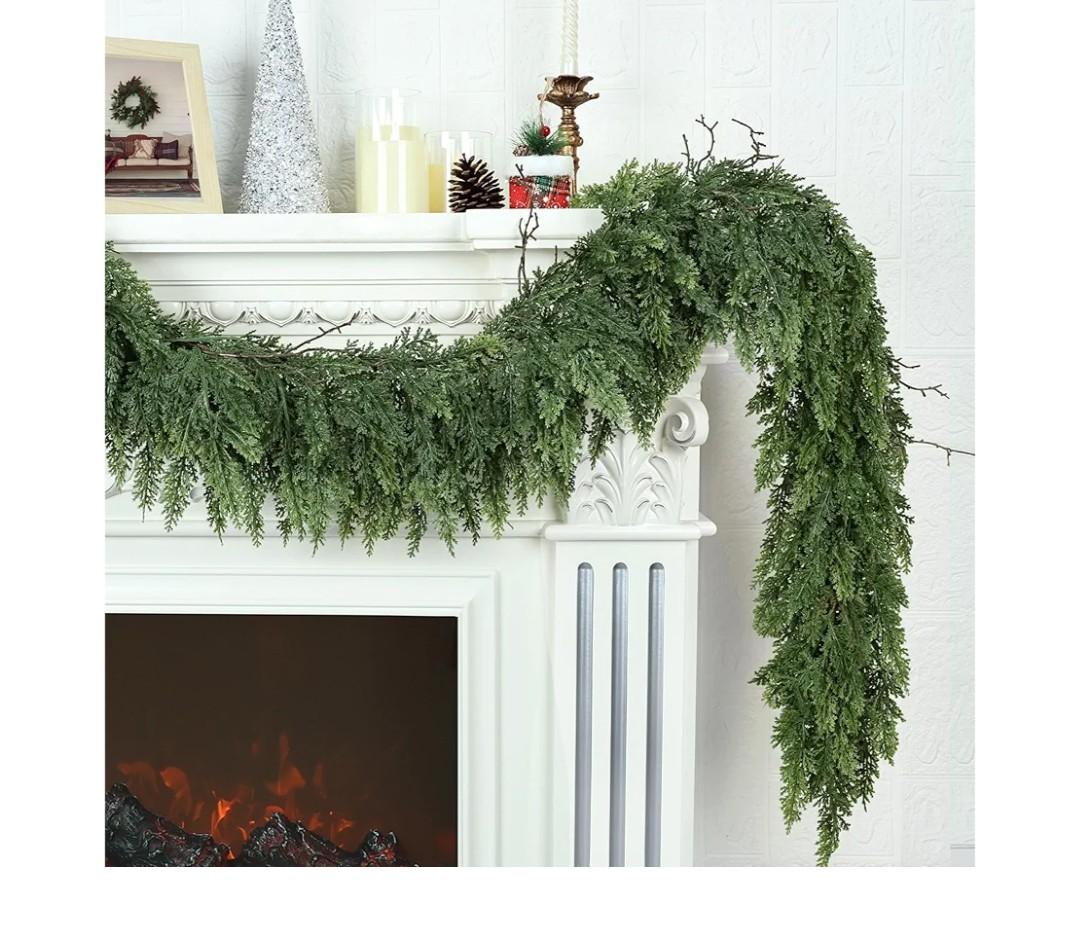Chuangdi 6ft Prelit Christmas Garland with Lights Artificial Xmas Snowy Cedar Garland Decorated with Pine Cones Berries Battery Powered for Mantle Stairs Fireplace Christmas Indoor Outdoor Decor