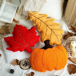Huwena 3 Pcs Thanksgiving Pillows Fall Pumpkin Maple Leaf Shaped Throw Pillow Simulated Fall Decorative Velvet Plush Cute Autumn Cushion for Thanksgiving Couch Sofa Bed Decoration