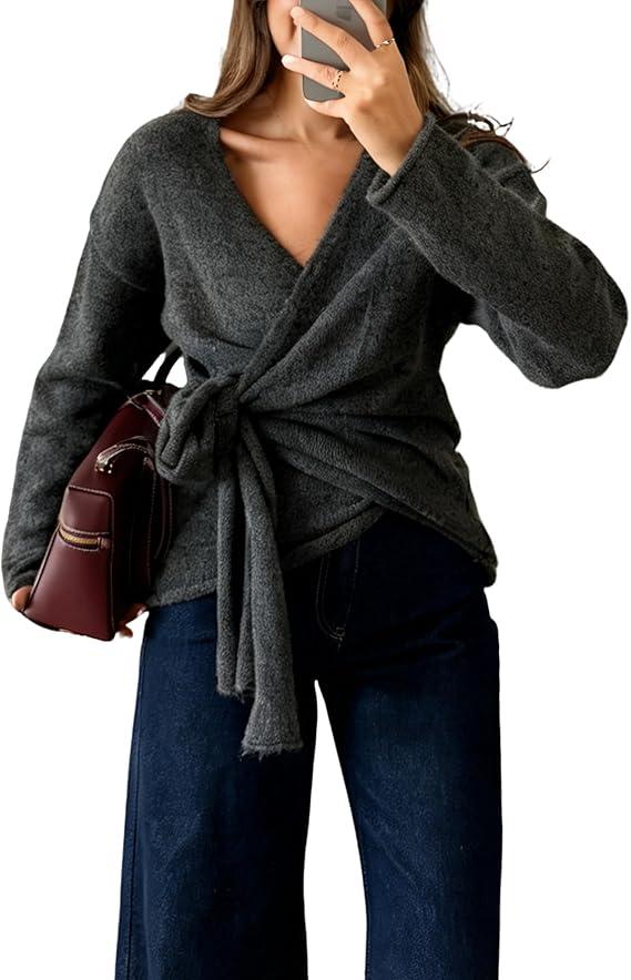 WOMEN'S SHORT WOOL COAT WITH TIE STRAPS, SIZE MEDIUM