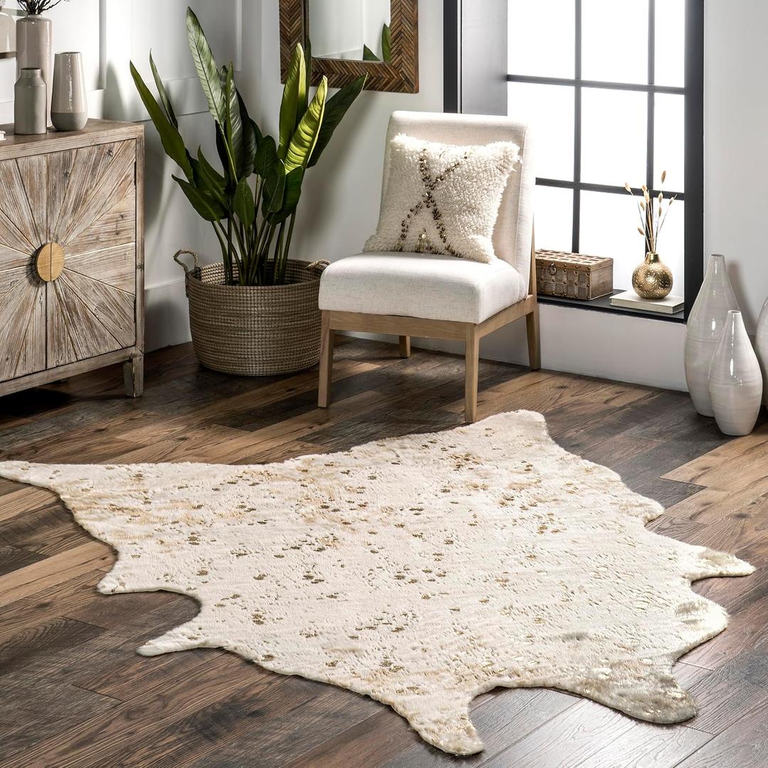 nuLOOM Iraida Contemporary Faux Cowhide Area Rug, Shaped 6x8, Off-white (Shaped 6' x 8')