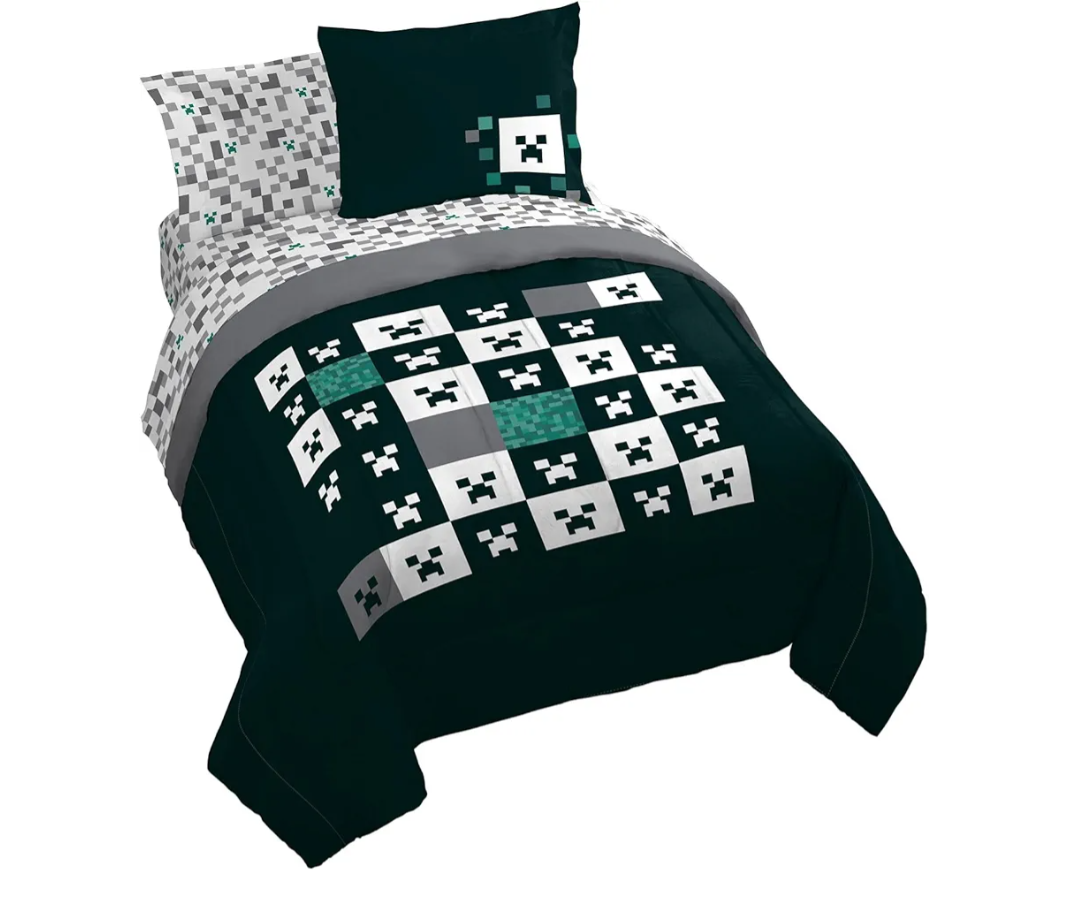 Jay Franco Minecraft Creeper Queen Comforter Set  7 Piece Gamer Bedding Includes Sheet Set & Pillow Covers  Super Soft Checkered Bedding