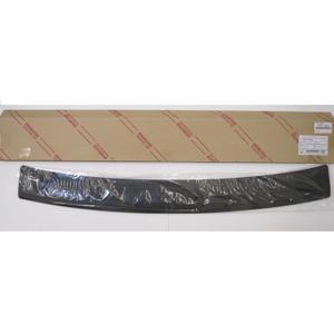 LEXUS OEM FACTORY REAR BUMPER PROTECTOR 1999-2003 RX300