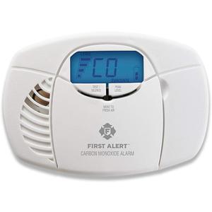 First Alert Carbon Monoxide Detector Alarm|No Outlet Required with Digital Display and Peak Memory, Battery Operated, CO410 , White