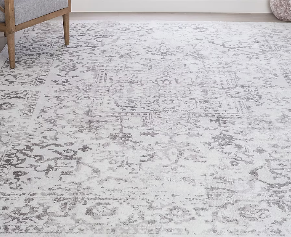 9 x 12 (ft) Loomed Polypropylene White/Gray Rectangular Indoor Floral/Botanical Farmhouse/Cottage Area rug
