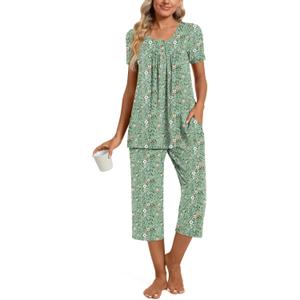 COFNEW Womens Summer Pajama Sets 2 Piece Short Sleeve Top and Capri Pants Plus Size Ladies Lounge Pjs Sets with Pockets M, Green Flower