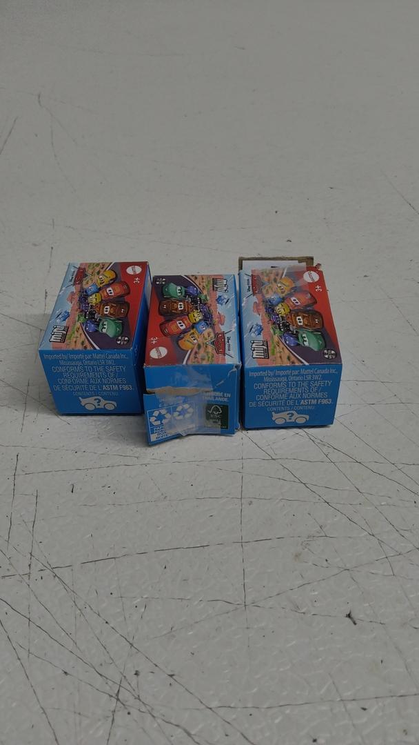 Mattel Disney and Pixar Cars Toy Die-Cast Mini Vehicle in Blind Box for Surprise with Character Car for Racing & Storytelling (Styles May Vary), GKD78