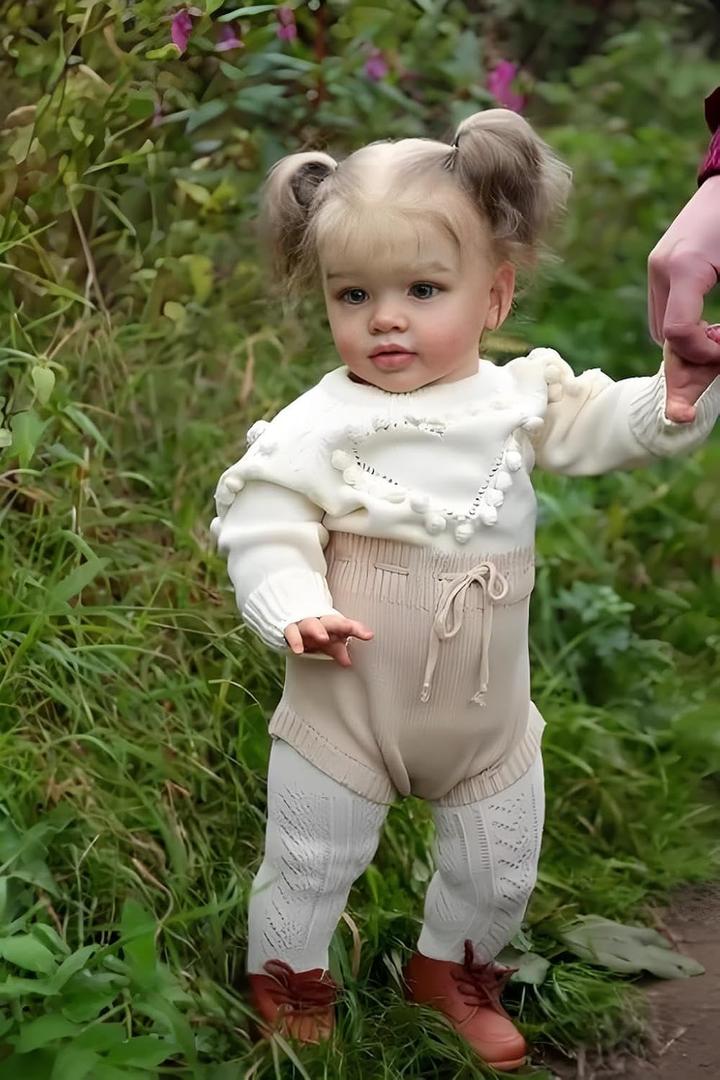 Pinky Reborn Huge Size 26 inch 68 cm Reborn Baby Dolls Newborn Toddler Doll Silicone Babies Lifelike Baby Girl with Long Hair Pippa Realistic Baby Doll Real Size White Clothes for Children, Beige