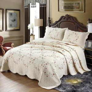 3 Piece Cotton Quilt Bedspreads Oversize Queen Elegant Floral Embroidered Soft Lightweight Cotton Coverlet,1 Quilt and 2 Shams (Beige)