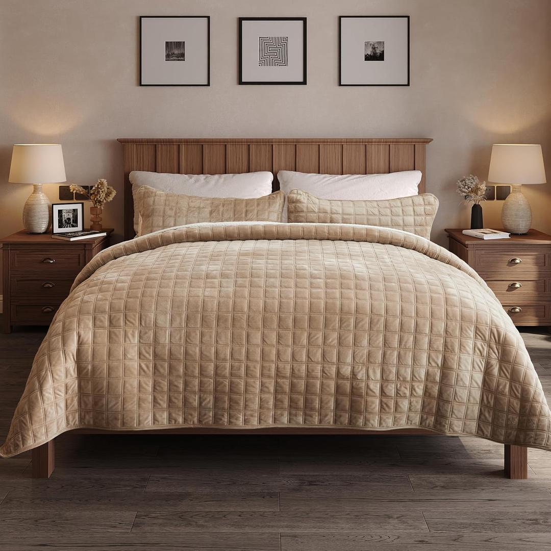 Fleeco Double-Sided Velvet Quilt King Size Comforter Set, 108"x 96" Lightweight Velvet Bedding Set, Ultra Soft Bedspread with 2 Matching Shams, for All Seasons, Light Brown, King/Cal King
