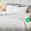 WARMDERN White Velvet Quilt Set Oversized King, Luxury Geometric Check Pattern Quilts Set, Soft Lightweight Bedspread & Coverlet, Milk Velvet Bedding Set with 2 Pillow Shams for All Season, 120" x 98"