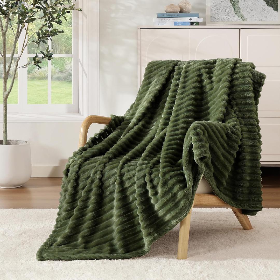 Monbix Olive Green Fleece Throw Blanket for Couch- Room Decor Soft Cozy Blankets for Women, Lightweight Fleece Flannel Bed Blanket Suitable for All Seasons(50"60",Olive Green)