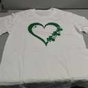 St. Patrick's Day Shirts for Women Irish Shamrock Heart Graphic Tee St Patty's Day T-Shirt Irish Valentines Day Tops, White, X-Large