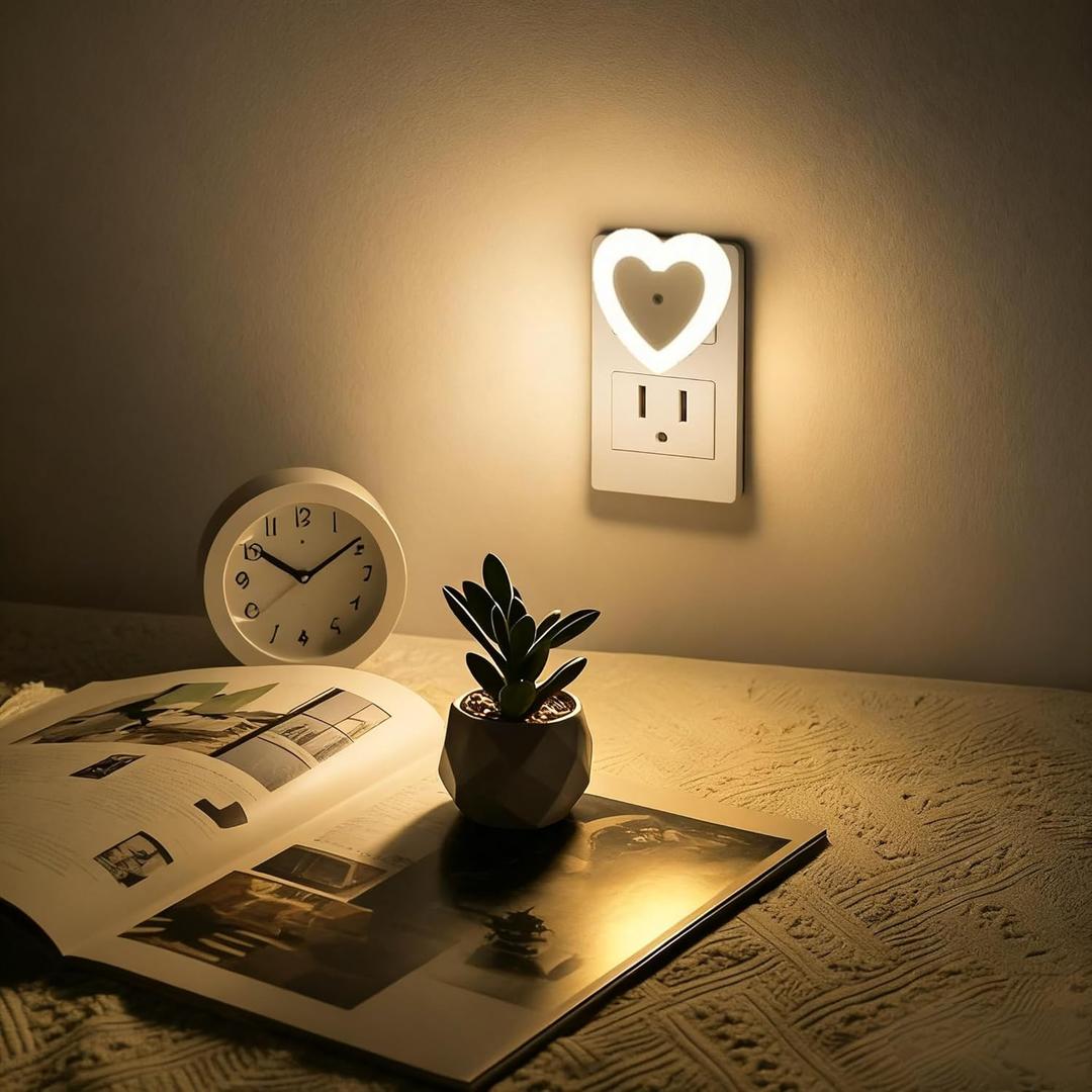 Lumipallas LED Night Lights Plug in(4-Pack), Dusk to Dawn Sensor Auto-On/Off, Heart Shaped Nightlight 0.5W for Bedroom, Bathroom, Kids Room, Hallway, Toilet(Warm White)