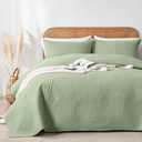 OARAGE King Quilt Bedding Set Lightweight Soft Sage Green Bedspread Coverlet with Leaf Pattern,Ultrasonic Microfiber Bed Cover Set for All Season 3 Pieces (1 Quilt, 2 Shams)