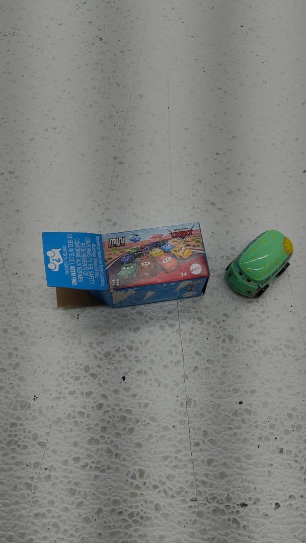 Mattel Disney and Pixar Cars Toy Die-Cast Mini Vehicle in Blind Box for Surprise with Character Car for Racing & Storytelling (Styles May Vary), GKD78