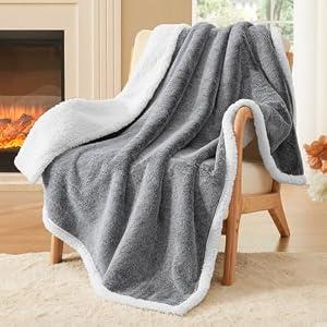 BEDELITE Faux Fur Throw Blanket for Couch - Super Soft & Warm Thick Sherpa Blanket for Sofa and Room Decor, Luxury Cozy Plush Fluffy Winter Blanket Gifts for Women Men Mom Dad, 50x60 inch, Black