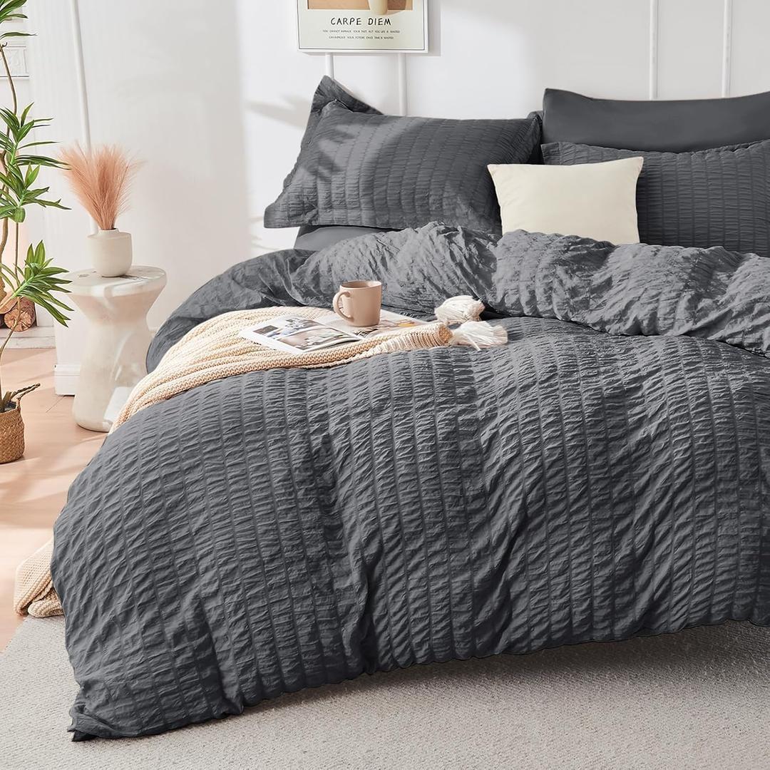 HYMOKEGE Dark Grey Duvet Cover Queen Size, Ultra Soft 3-Piece Seersucker Duvet Cover Set with Zipper Closure, Soft Brushed Microfiber Bedding Set with 8 Corner Ties (90"x90", 2 Pillowshams) (01 - Dark Grey (No Comforter)