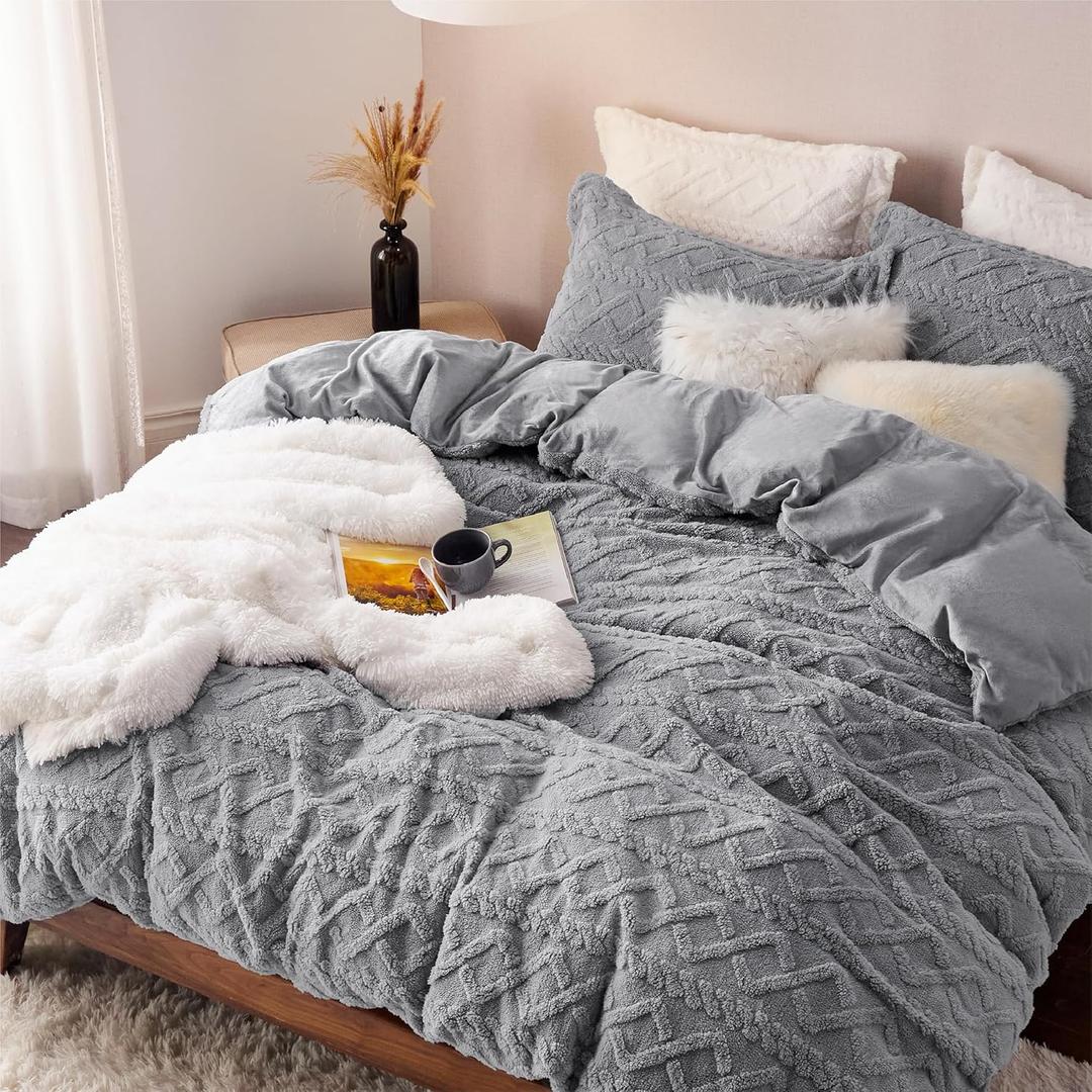 Bedsure Fluffy Duvet Cover Set - Faux Fur Comforter Cover Queen Size, Gray Warm Plush Bedding for Winter, 3-Piece Set with Zipper Closure (90"x90") and 2 Pillow Shams, Comforter Sold Separately