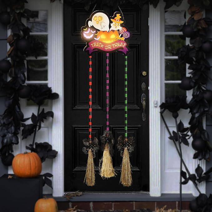 Halloween Witch Broom Decorations, Light-Up Halloween Porch Decor Outdoor, Wooden Witch Broom Sign, Indoor Halloween Wall Decor, Yard Door Decorations for Trick or Treat Sign (Exclude Battery)