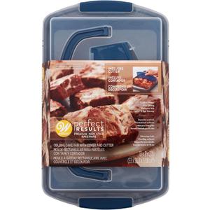 Wilton Perfect Results Non-Stick Oblong Cake Pan Set - Bake, Transport and Serve a Delicious Cakes, Brownies, Casseroles, 3-Piece, 13 x 9-Inch (Medium)