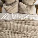 RECYCO Luxury Velvet Quilt Set Full Queen Size Bedding Sets, Ultra Soft Velvet Comforter Set, Lightweight Channel Box Stitch Oversized Bedspread Coverlet for All Season, with 2 Shams, Urban Taupe
