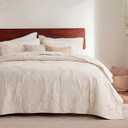 Bedsure Quilts Queen Size - Stitch-Free Ultrasonic Quilting, Lightweight Beige Comforter, All-Season Bedspread & Coverlet, Modern Floral Pattern, Soft 3 Piece Machine Washable Bedding, 90" x 96" | Stitch-Free Quilting, Ultra Soft, Lightweight, Machine Washable, Pet-Friendly