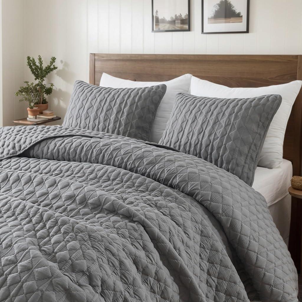 WDCOZY Oversized California Cal King Size Quilt Bedding Sets with Pillow Shams, Dark Grey Lightweight Soft Bedspread Coverlet Bed Cover, All Season Spring Summer, 3 Pieces, 116x106 inches