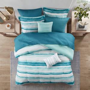 Madison Park Marina Comforter Quilt Combo Set - Modern Luxury Design, All Season Down Alternative Bedding, Matching Shams, Decorative Pillows, King/Cal King(104"x92"), Aqua 8 Piece 