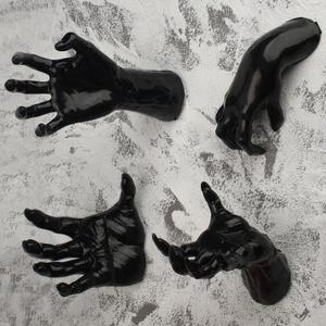4 Packs Halloween Decorations Indoor, Wall Mounted Creepy Reaching Hands with Lighted Candles, Hand Horror Decorations Aesthetic Goth Gothic Hanging Wall Art Home, Sculpture Prop
