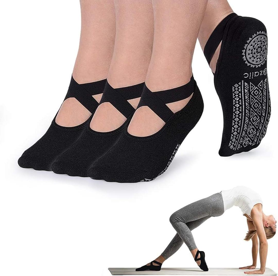 Ozaiic Yoga Socks for Women Non-Slip Grips & Straps, Ideal for Pilates, Pure Barre, Ballet, Dance, Barefoot Workout (One Size, 3 Pairs of Black)