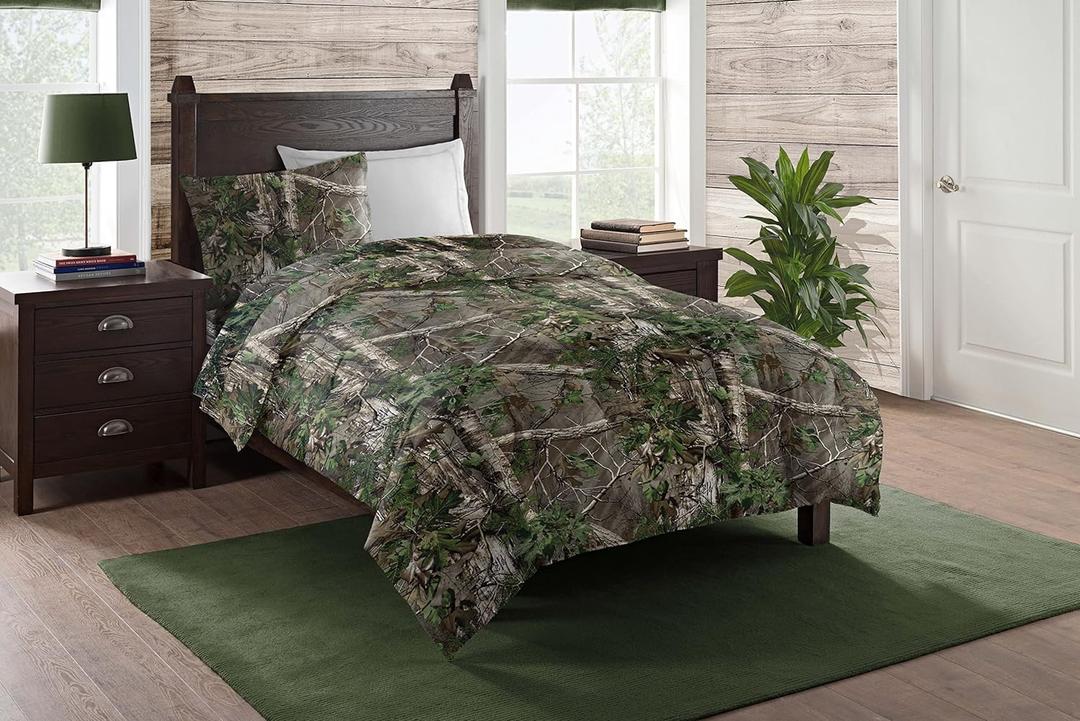 Northwest Realtree Camo Bed in a Bag Set, 4-Piece Twin, 1 Pillowcase, 1 Comforter, 1 Fitted Sheet, 1 Flat Sheet, All Seasons, Cabin Bedding, Realtree Xtra Green Camo