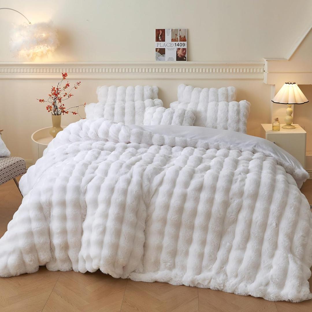 LIFEREVO Luxury Fluffy Faux Rabbit Fur Duvet Cover Set, Soft Plush Shaggy Bubble Waffle Bedding Set Home Decor, 1 Fuzzy Washable Comforter Cover + 2 Furry Pillow Shams, Zipper Closure, White, Queen
