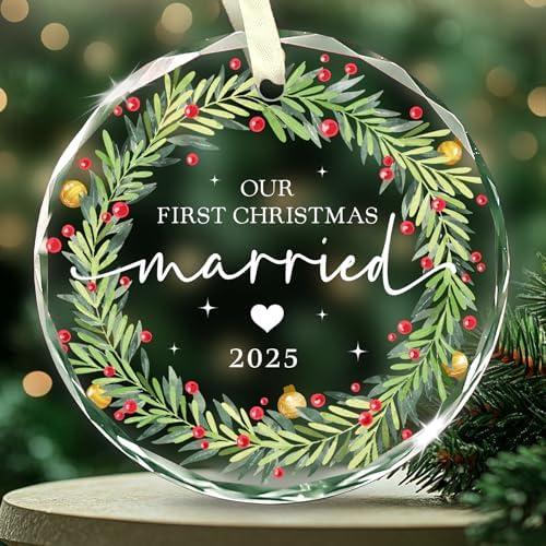 Our First Christmas Married Ornament 2025 – Newlyweds Christmas Glass Ornaments – First Year Marry Wedding Ornaments for Newlyweds – Just Married Ornament Gifts for Couples