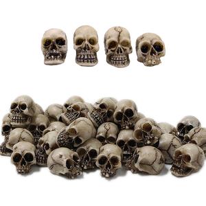 100pcs Mini Skulls Figurine Skeleton Head Miniatures for Halloween Decor, Skull Decor, Dollhouse Accessories for Halloween Decorations