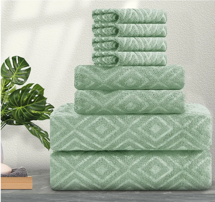 Ferdilan 8 Pack Bath Towels Set Light Green,2 Oversized Bath Towels(35"x70"), 2 Hand Towels,4 Washcloths Ultra Soft and Absorbent Chair Towels for Bathroom, Quick Dry Towel for Gym Hotel Camp Pool