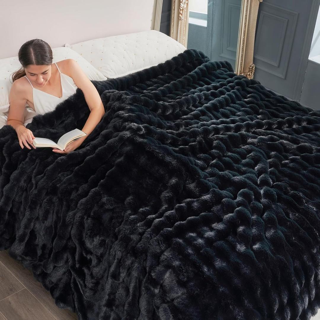 Cozy Bliss Faux Fur Throw Blanket for Couch, Fuzzy Soft Plush Thick Bubble Blanket for Sofa Bedroom Living Room, 90 * 90 Inches Black