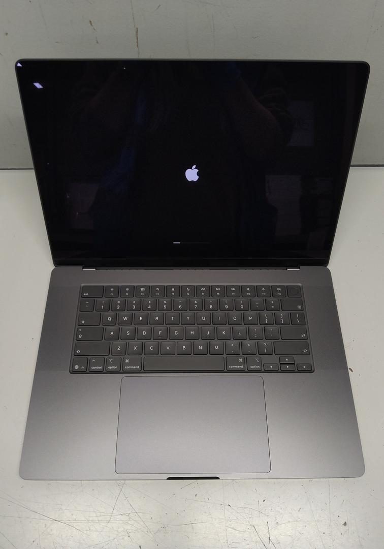 Apple 2026 MacBook Pro Laptop with Apple M5 Max chip with 18-core