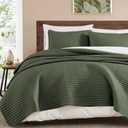WRENSONGE Queen Quilt-3 Pieces Lightweight Bedspreads Olive Green Queen Size Quilt Bedding Set for All Seasons, Soft Summer Coverlet with 2 Pillow Shams Suitable for Bed & Couch (Queen(90" x 94))