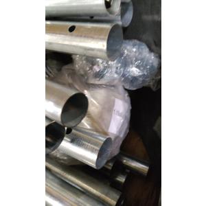 7.5'x7.5' Outdoor Dog Kennel with Metal Dog Gate, Outdoor Dog Pens with Roof, Heavy Duty Dog Kennel for Backyard Farm Use