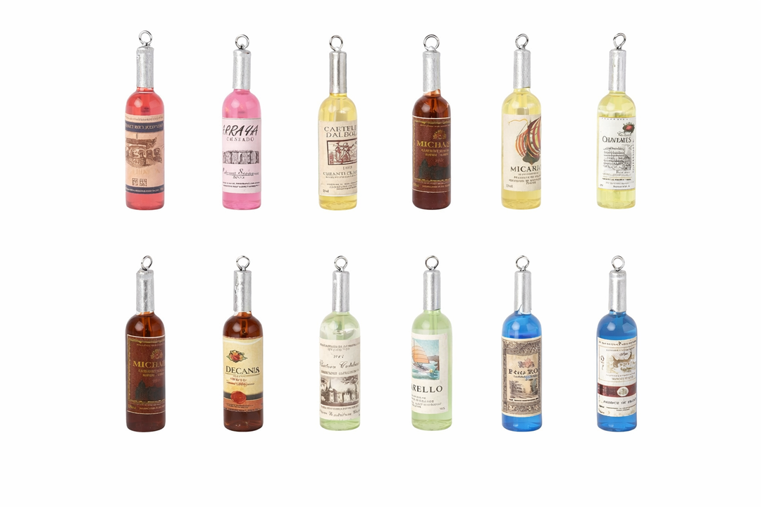 SUNNYCLUE 10 pcs Resin Wine Bottle Charms Large Wine Bottles Label Random Charms Small Lifelike Pendants Earring Necklace Keychain Dangles for Beginners Starter DIY Jewelry Making Accessories 