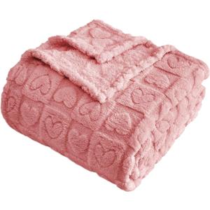 FY FIBER HOUSE Throw Blankets with Heart Checkered Valentines Day Blankets for Lover Mom Gifts Washable Lightweight Fuzzy Blanket for Couch Sofa Bed All Season Pink 50"x60"