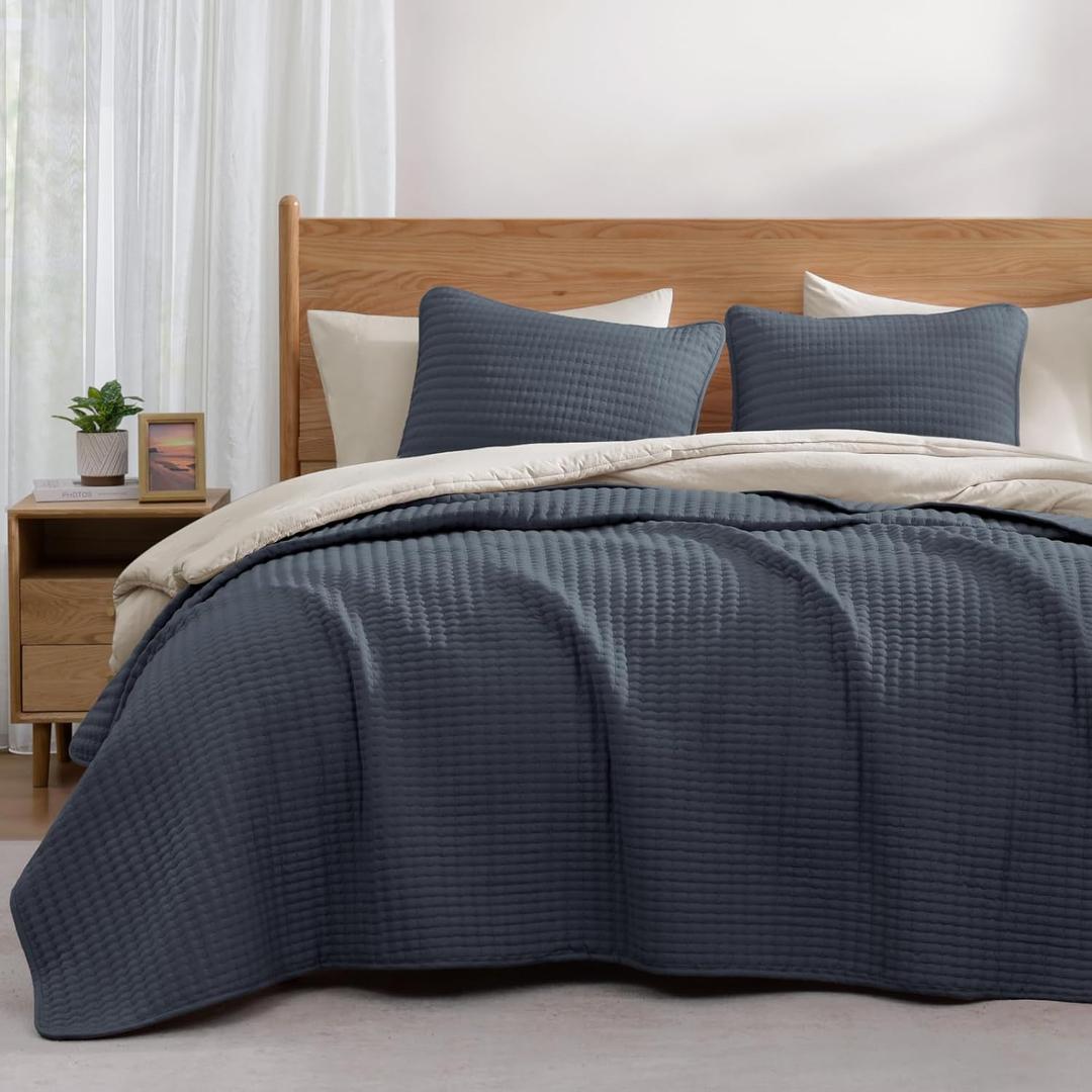 WRENSONGE Queen Quilt-3 Pieces Lightweight Bedspreads Blue Grey Queen Size Quilt Bedding Set for All Seasons, Soft Summer Coverlet with 2 Pillow Shams Suitable for Bed, Couch (Full/Queen (90"x 94"))