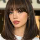 FANCEE Highlight Layered Wigs with Bangs 14 Inch Short Mixed Brown Glueless Ready-to-Go Straight Synthetic Bob Wigs for Women Realistic Scalp Daily Cosplay Use