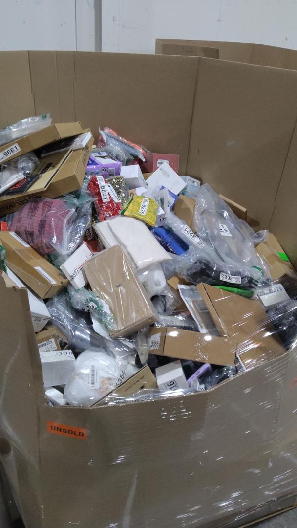 Pallet of Salvage Items