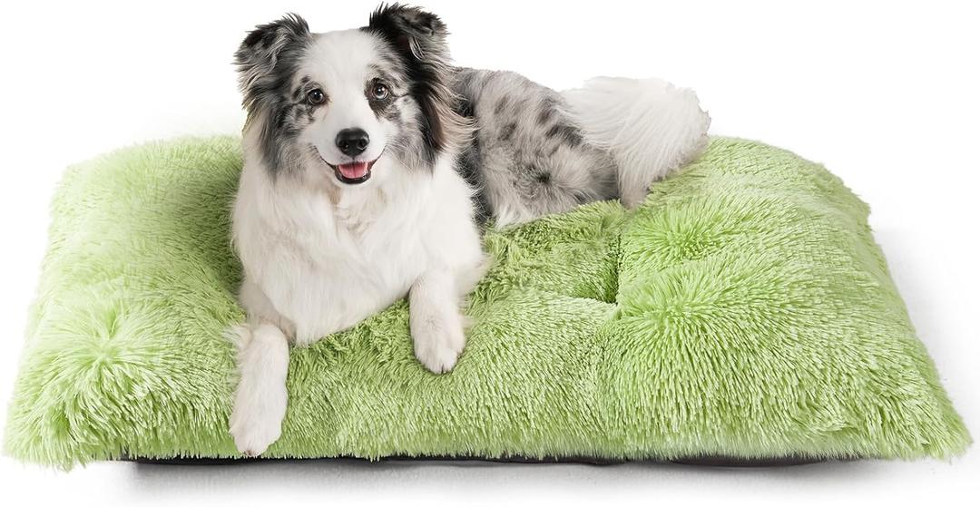 EHEYCIGA Fluffy Dog Crate Bed for Large Dogs, Plush Faux Fur Crate Pad, Calming Anti Anxiety Large Dog Bed, Washable Soft Warm Mat with Non-Slip Bottom, Green (35.4 x 23.6)