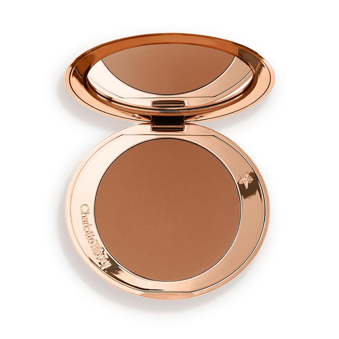 Charlotte Tilbury Airbrush Matte Bronzer - Smoothing & Blurring Powder Bronzer with an Airbrush Finish - Refillable Makeup Infused with Silky Mica & Hyaluronic Acid (3 Tan -Medium Deep Bronze)