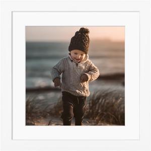 KINLINK 9x9 Picture Frame, White Square Solid Wood Frames for Pictures 7x7 with Mat or 9x9 without Mat, Wall and Tabletop Display Photo Frames White 1 Pack